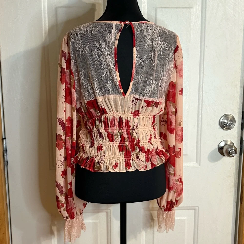 FREE PEOPLE Daphne PINK & RED Romantic FLORAL Lace SMOCKED Ruched BLOUSE Large